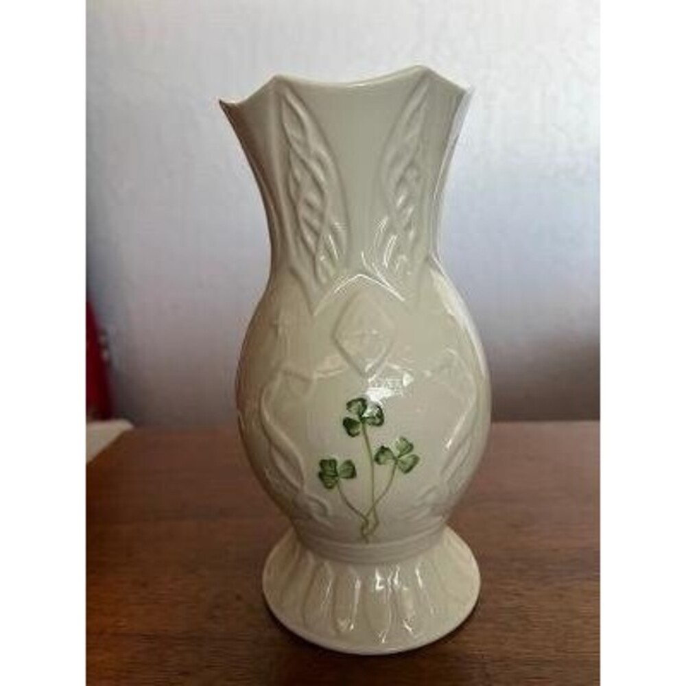 Vintage Beleek Shamrock Vase Made In Ireland